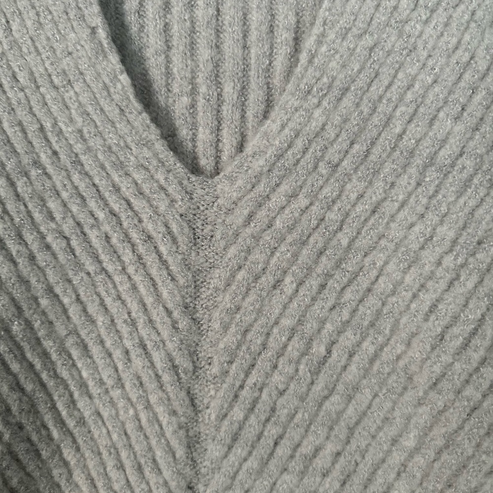 Dynamite Sweater - Picture 2 of 4